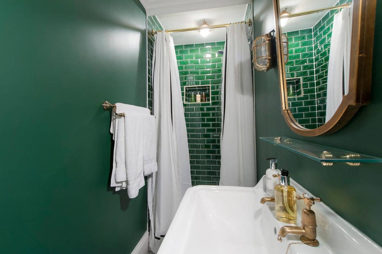 Central Luxury Bath Garden Apartment Free Parking Bagian luar foto