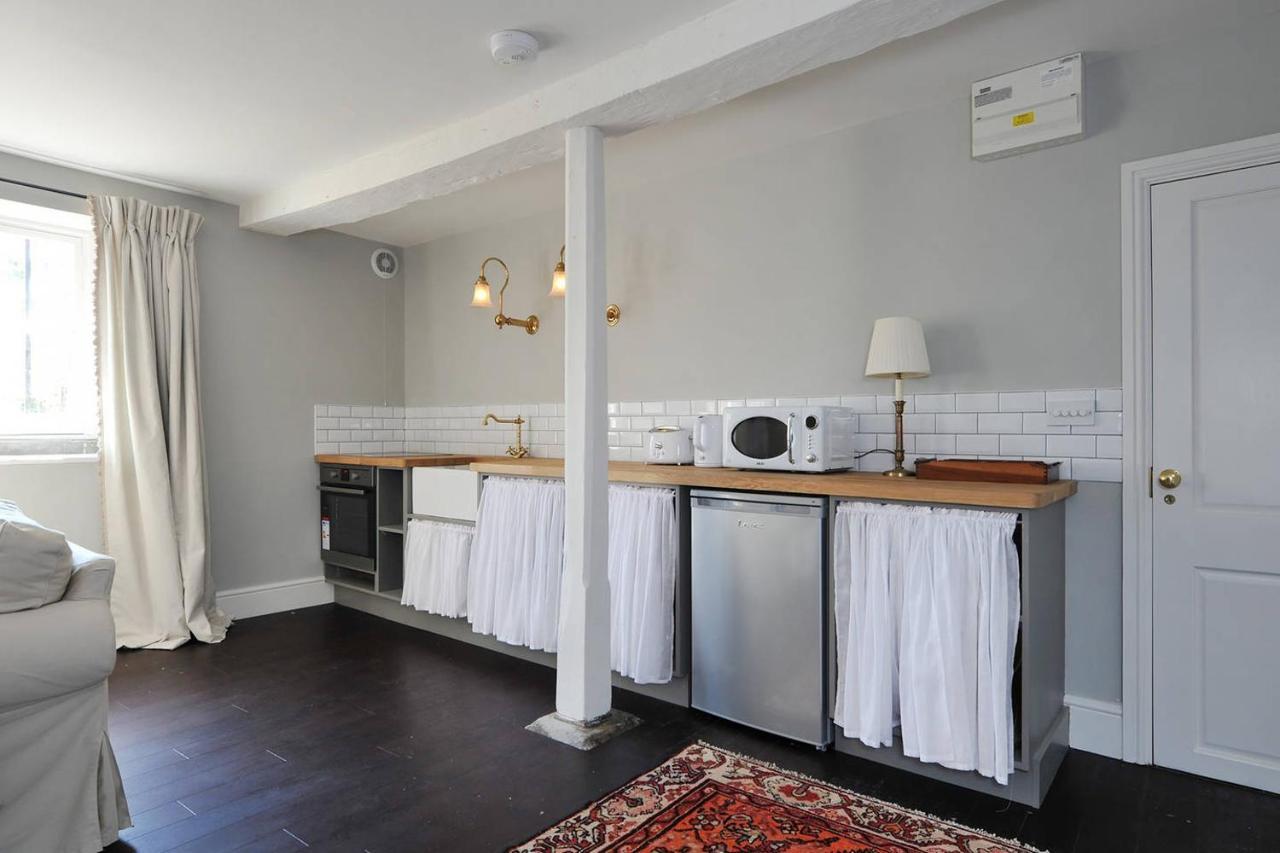 Central Luxury Bath Garden Apartment Free Parking Bagian luar foto